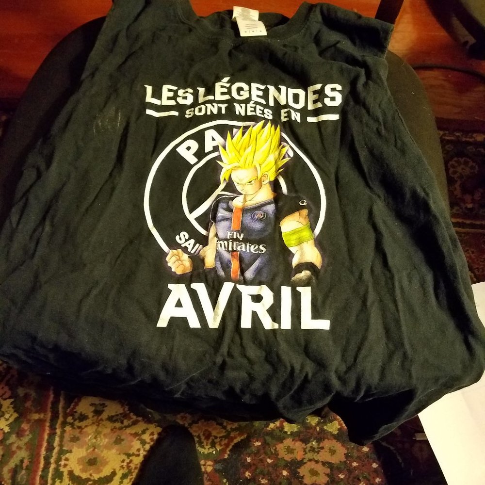 Les legendes Sont Nees En Avril Fly Emirates Dragonball Z M Sleeveless Shirt